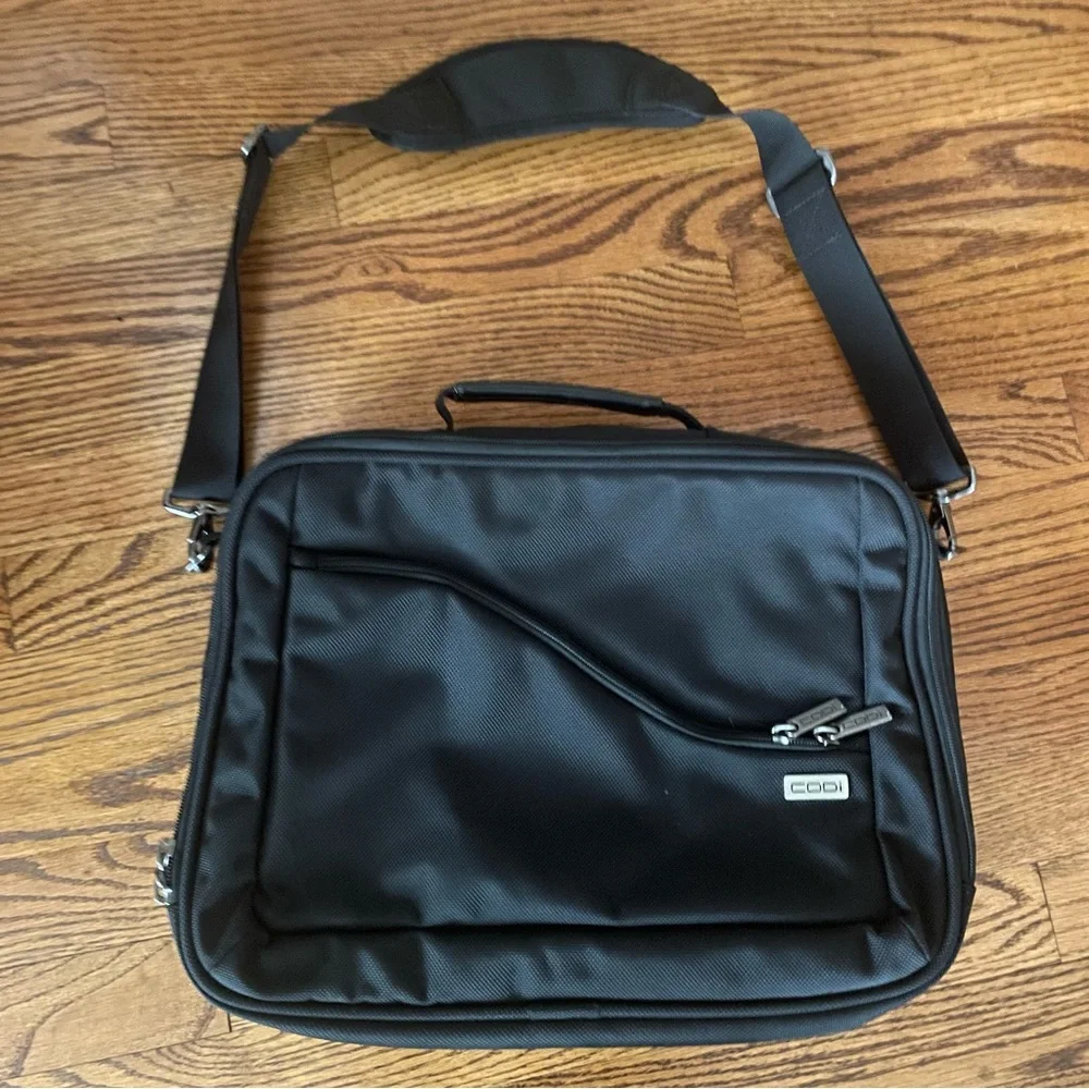 EUC Codi laptop bag